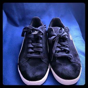 Pumas Navy Blue And white